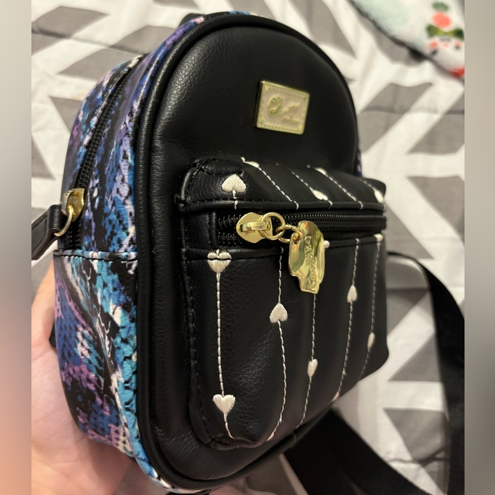 Mini Backpack With Adjustable Wings - image 4